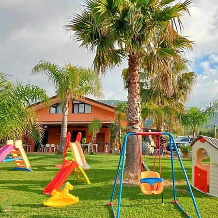 B&B Villa Molinari Restaurant E Baby Park 坎帕尼亚 外观 照片